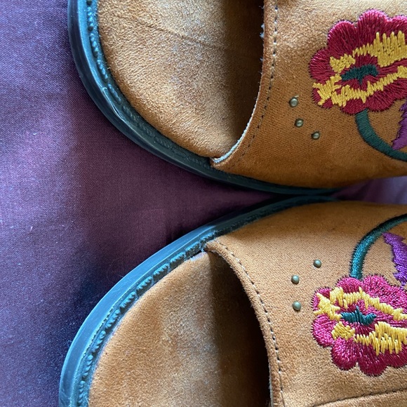 Tan Suede Booties Embroidered Florals Open Toe - Picture 7 of 16